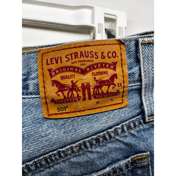 Levis 501 Cutoff Shorts - Picture 3 of 4